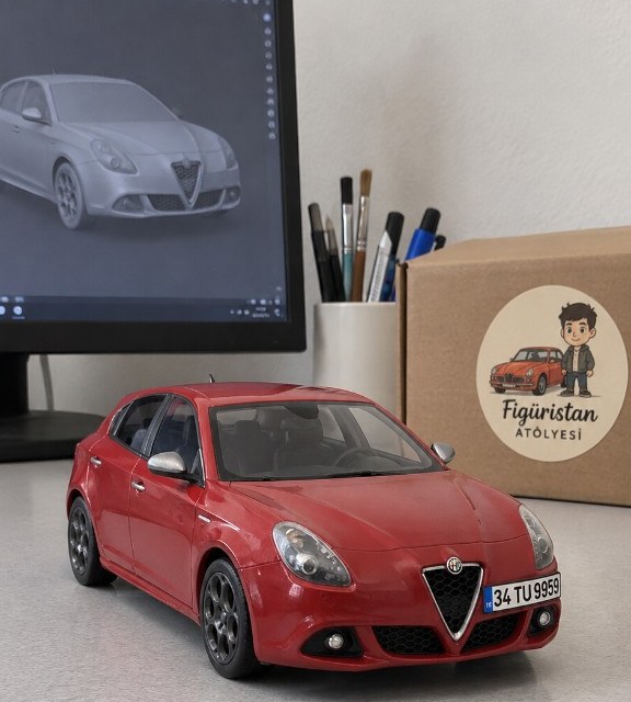 3D tasarım ekranı yanında bitmiş araç figürü